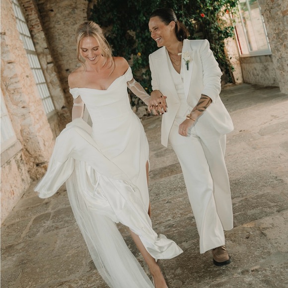 Nicolette - Picture 6 of 9